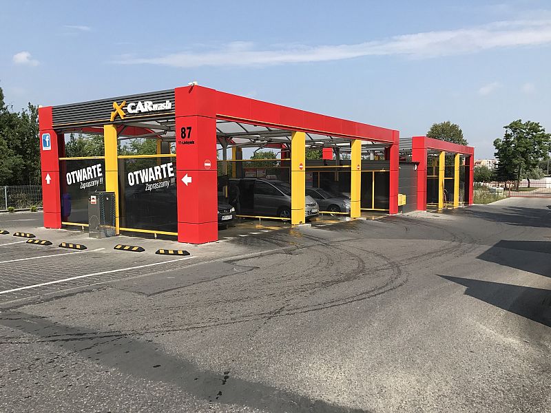 Obiekty sportowe, stacje, myjnie